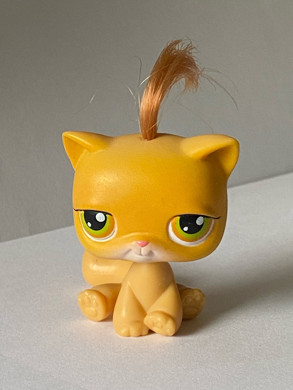 Littlest Pet Shop LPS Yellow Kitty Cat Figurine Fluffy Hair Green Eyes 2004